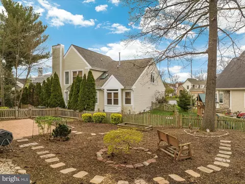 Exterior - 20272 Rosedale Ct, Ashburn, VA 20147 photo 5 of 8