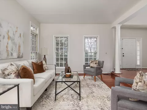 Living - 20272 Rosedale Ct, Ashburn, VA 20147 photo 2 of 6
