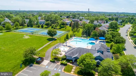 View/Area - 20272 Rosedale Ct, Ashburn, VA 20147 photo 6 of 12