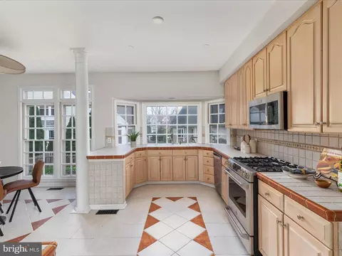 Kitchen - 20272 Rosedale Ct, Ashburn, VA 20147 photo 1 of 3