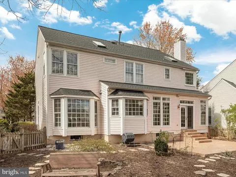 Exterior - 20272 Rosedale Ct, Ashburn, VA 20147 photo 6 of 8