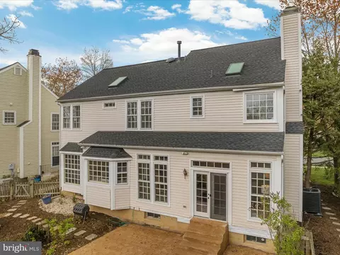 Exterior - 20272 Rosedale Ct, Ashburn, VA 20147 photo 2 of 8