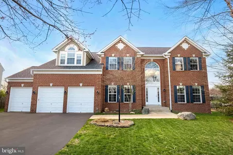 913 Strawberry Ct, Purcellville, VA 20132