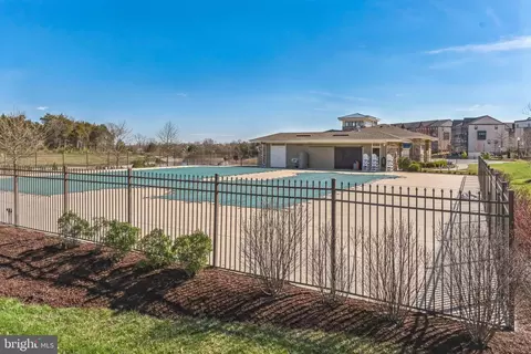 Exterior - 43547 Charitable St, Ashburn, VA 20148 photo 2 of 3