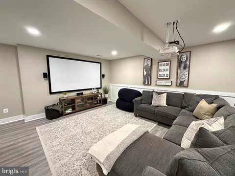 Living - 43403 Malin Ct, Ashburn, VA 20147 photo 5 of 5