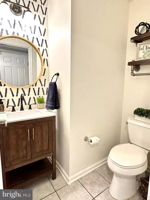 Bath - 43403 Malin Ct, Ashburn, VA 20147 photo 1 of 5