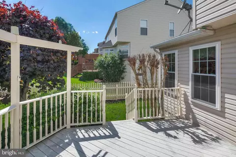 Exterior - 43403 Malin Ct, Ashburn, VA 20147 photo 3 of 4