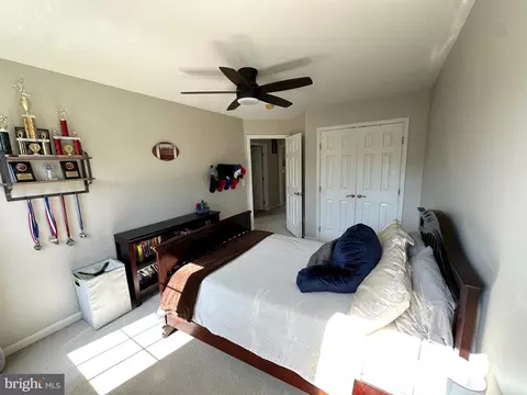 Bedroom - 43403 Malin Ct, Ashburn, VA 20147 photo 3 of 3