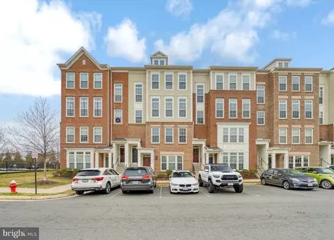 43611 Helmsdale Ter, Chantilly, VA 20152