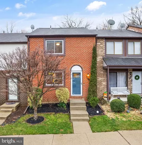 608 Giles Pl, Sterling, VA 20164
