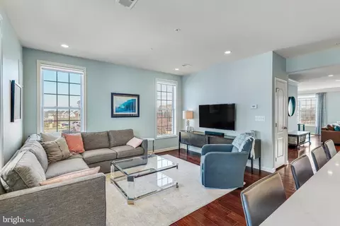 Living - 23476 Bluemont Chapel Ter, Ashburn, VA 20148 photo 5 of 8