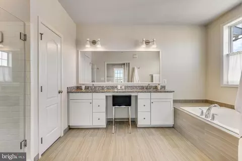 Bath - 23476 Bluemont Chapel Ter, Ashburn, VA 20148 photo 5 of 6