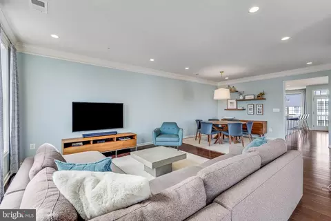Living - 23476 Bluemont Chapel Ter, Ashburn, VA 20148 photo 2 of 8