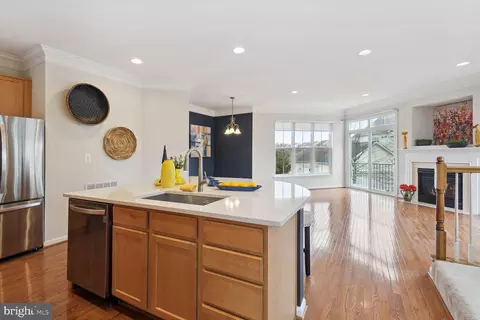 Kitchen - 42712 Twinleaf Dr, Brambleton, VA 20148 photo 4 of 4