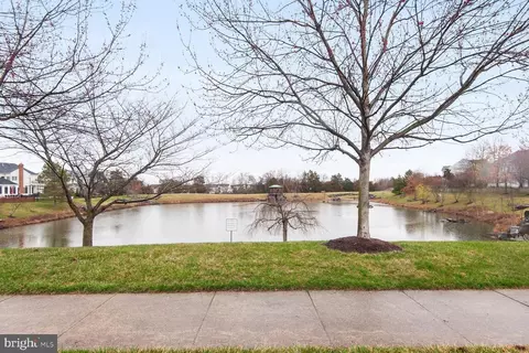 View/Area - 42712 Twinleaf Dr, Brambleton, VA 20148 photo 5 of 6