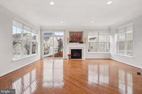 Living - 42712 Twinleaf Dr, Brambleton, VA 20148 photo 2 of 3