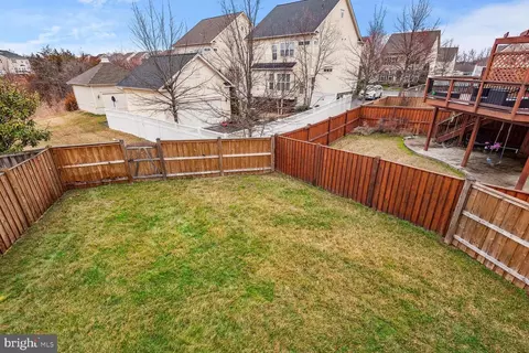Exterior - 42712 Twinleaf Dr, Brambleton, VA 20148 photo 3 of 7