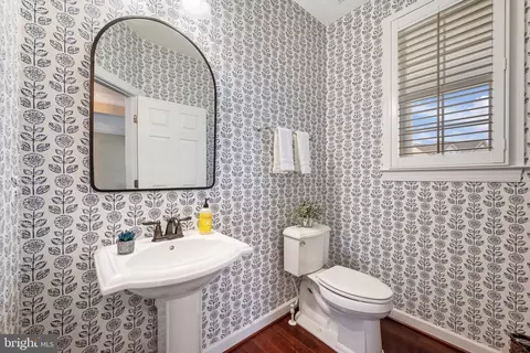 Bath - 17 Ramsdell Ct, Round Hill, VA 20141 photo 1 of 6