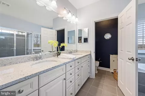 Bath - 17 Ramsdell Ct, Round Hill, VA 20141 photo 5 of 6