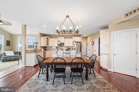 Dining - 17 Ramsdell Ct, Round Hill, VA 20141 photo 1 of 2