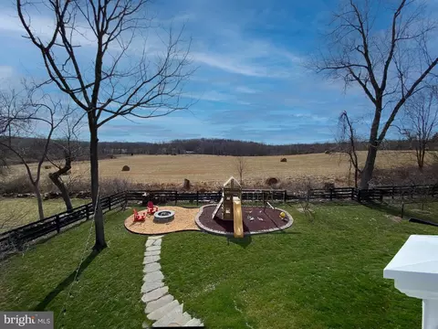 Exterior - 17 Ramsdell Ct, Round Hill, VA 20141 photo 8 of 15