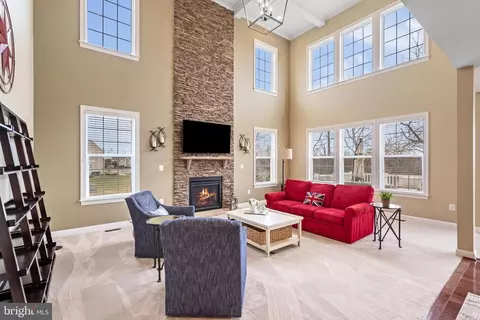 Living - 17 Ramsdell Ct, Round Hill, VA 20141 photo 1 of 6
