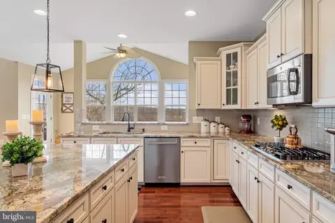 Kitchen - 17 Ramsdell Ct, Round Hill, VA 20141 photo 2 of 5