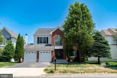 25804 Leonard Dr, Chantilly, VA 20152 photo 2