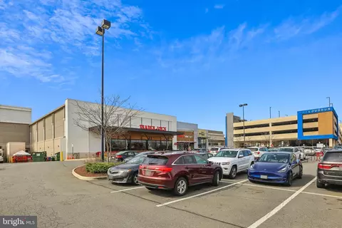 View/Area - 20570 Hope Spring Ter #304, Ashburn, VA 20147 photo 5 of 7