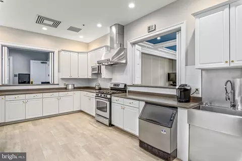 Kitchen - 20570 Hope Spring Ter #304, Ashburn, VA 20147 photo 5 of 6