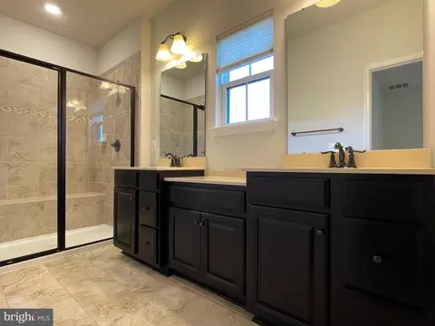 Bath - 22314 Foundation Dr, Ashburn, VA 20148 photo 3 of 4