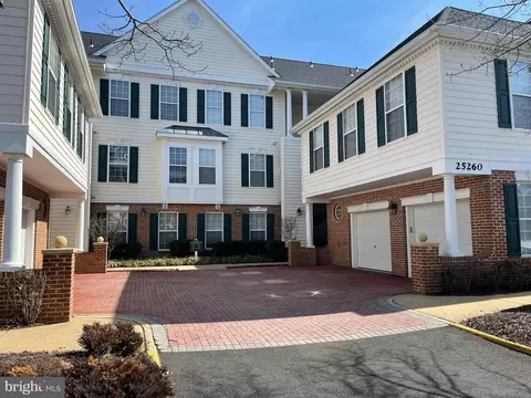 25260 Lake Shore Sq #304, Chantilly, VA 20152