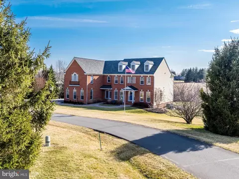 39060 Old Stage Pl, Waterford, VA 20197