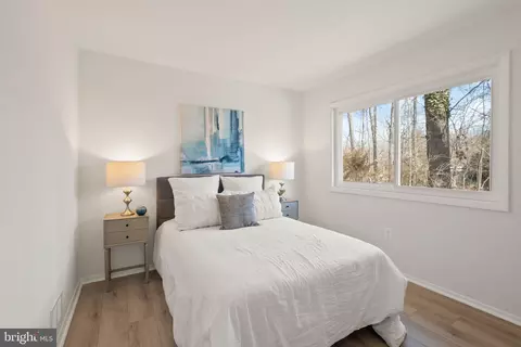 Bedroom - 104 E Meadowland Ln, Sterling, VA 20164 photo 4 of 5