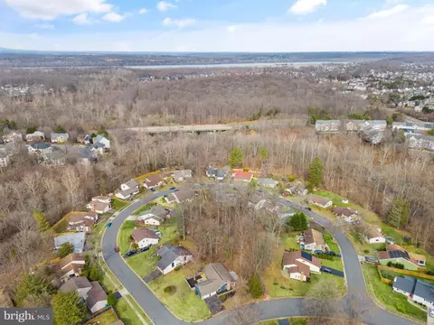 View/Area - 104 E Meadowland Ln, Sterling, VA 20164 photo 4 of 5