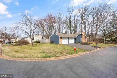 Exterior - 104 E Meadowland Ln, Sterling, VA 20164 photo 7 of 15