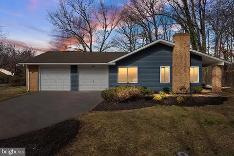Exterior - 104 E Meadowland Ln, Sterling, VA 20164 photo 2 of 15