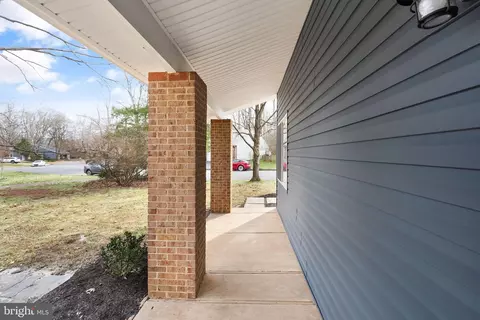 Exterior - 104 E Meadowland Ln, Sterling, VA 20164 photo 8 of 15