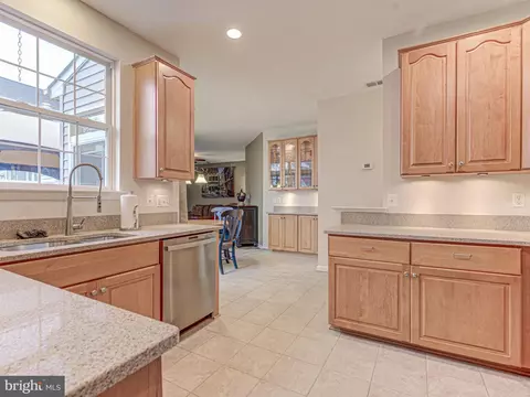 Kitchen - 43265 Walter Ter, Ashburn, VA 20147 photo 5 of 5