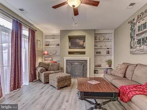 Living - 43265 Walter Ter, Ashburn, VA 20147 photo 9 of 9