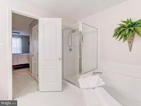 Bath - 43265 Walter Ter, Ashburn, VA 20147 photo 6 of 7