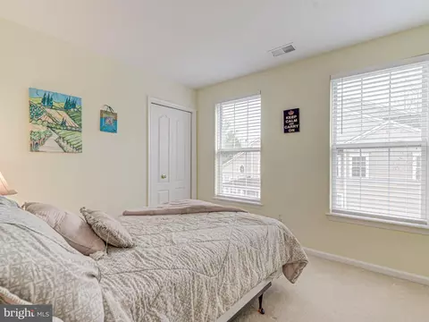 Bedroom - 43265 Walter Ter, Ashburn, VA 20147 photo 4 of 9
