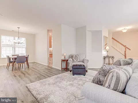 Living - 43265 Walter Ter, Ashburn, VA 20147 photo 2 of 9