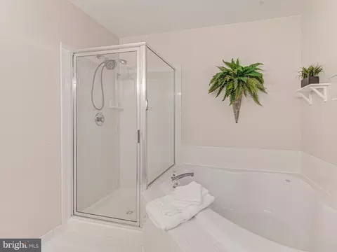 Bath - 43265 Walter Ter, Ashburn, VA 20147 photo 5 of 7