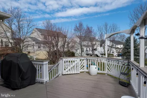 Exterior - 43832 Robindale Ct, Ashburn, VA 20147 photo 9 of 11
