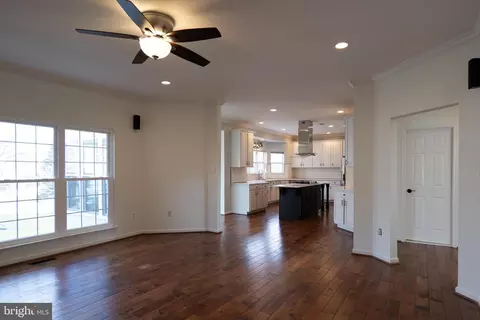Living - 43832 Robindale Ct, Ashburn, VA 20147 photo 5 of 6