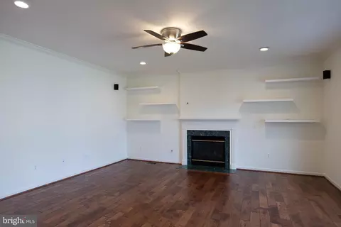 Living - 43832 Robindale Ct, Ashburn, VA 20147 photo 4 of 6