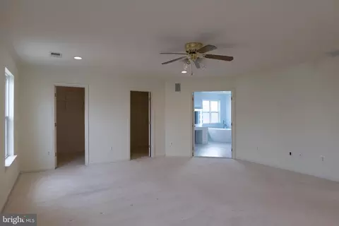 Living - 43832 Robindale Ct, Ashburn, VA 20147 photo 6 of 6