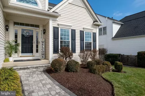 Exterior - 43832 Robindale Ct, Ashburn, VA 20147 photo 2 of 11