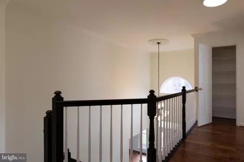 Entry Way - 43832 Robindale Ct, Ashburn, VA 20147 photo 3 of 4